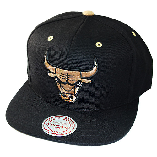 black // gold Mitchell And Ness Retro Logo Snapback Cap