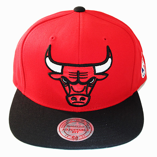 red chicago bulls snapback